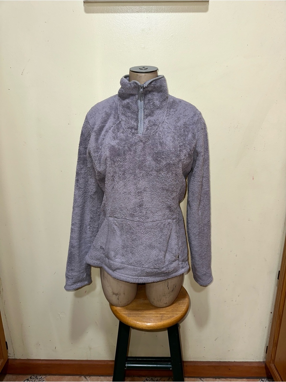 Woman’s The North Face pullover quarter zip long sleeve